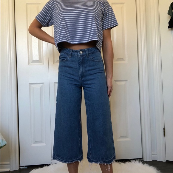 Capris - Picture 2 of 4